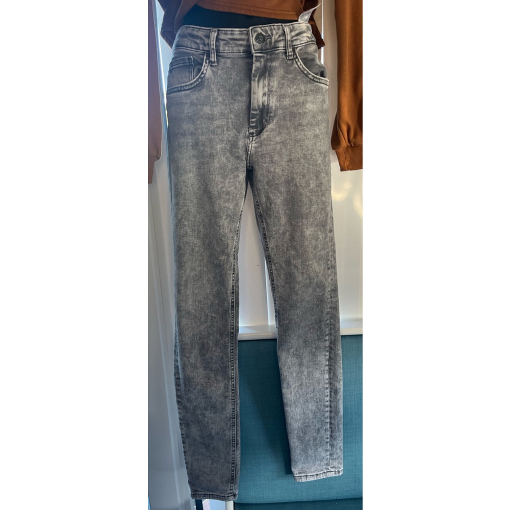 Light wash grey ONLY pants size 32